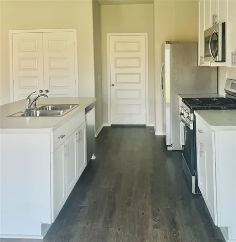 $2,300 | 21214 Mem Vista Drive, Houston, TX 77073