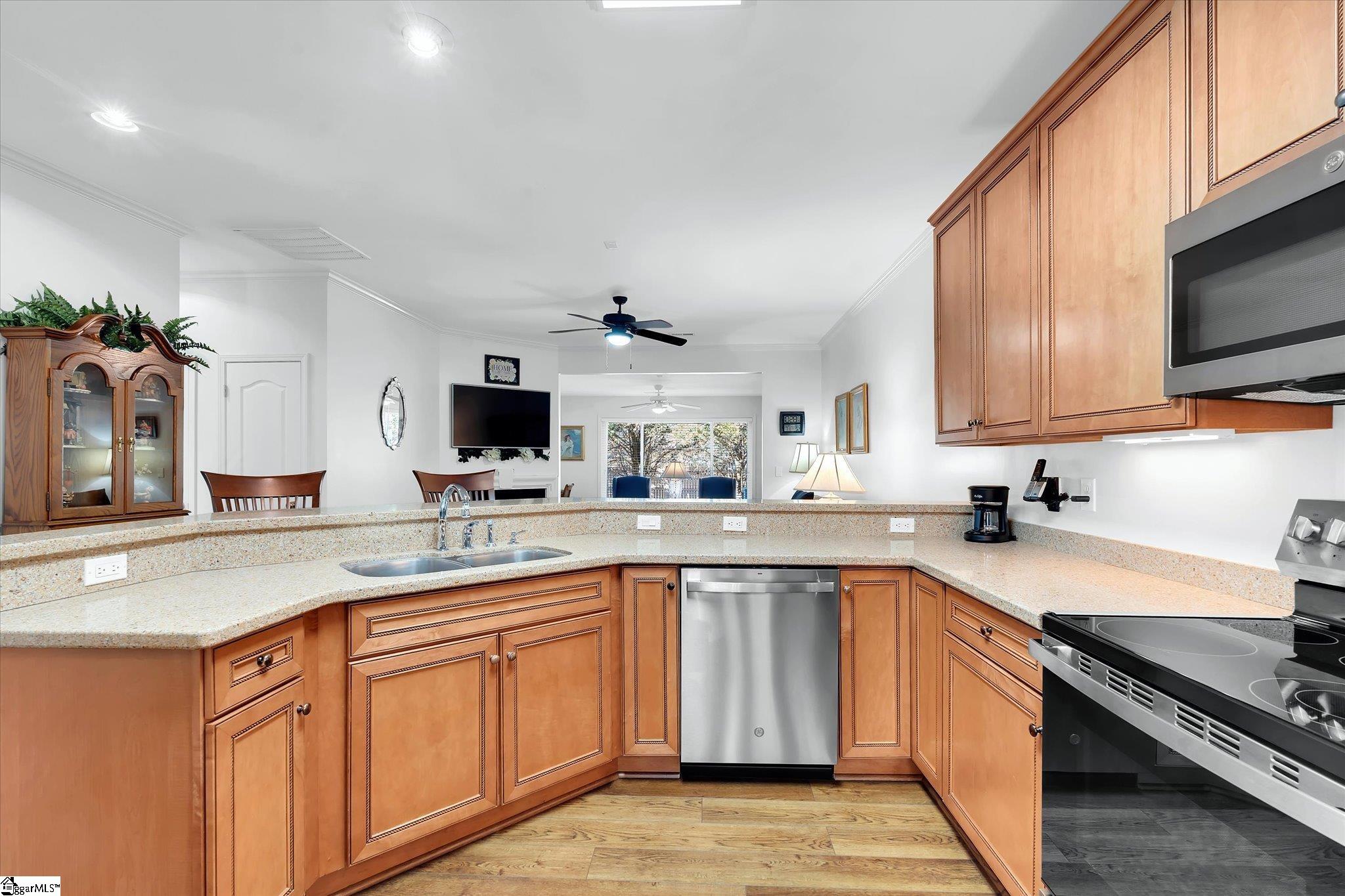 123 Coosa Lane Anderson, SC 29621 - Photo 4 of 44