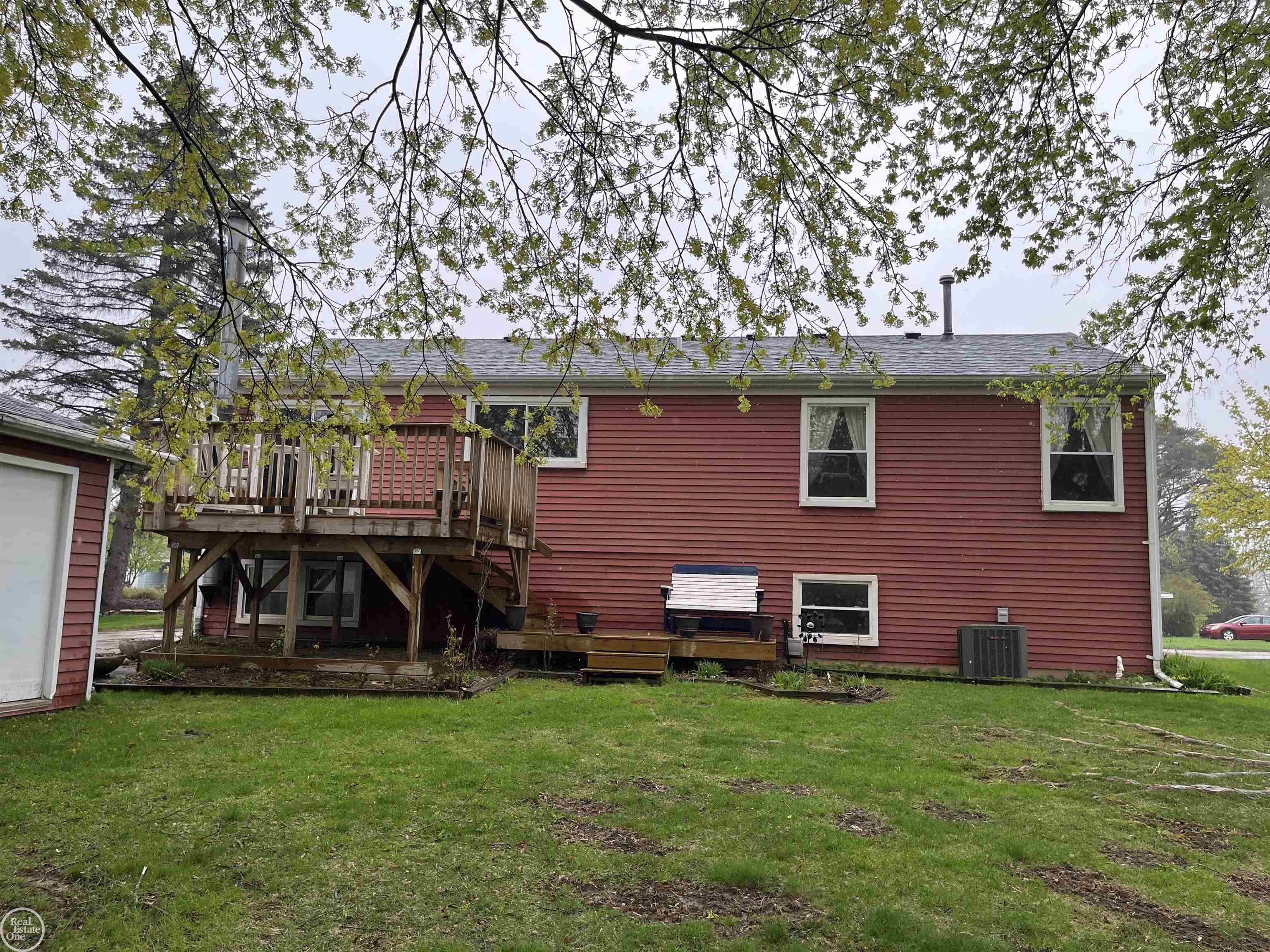 976 Hadley Road Rochester Hills, MI 48307 - Photo 2 of 26
