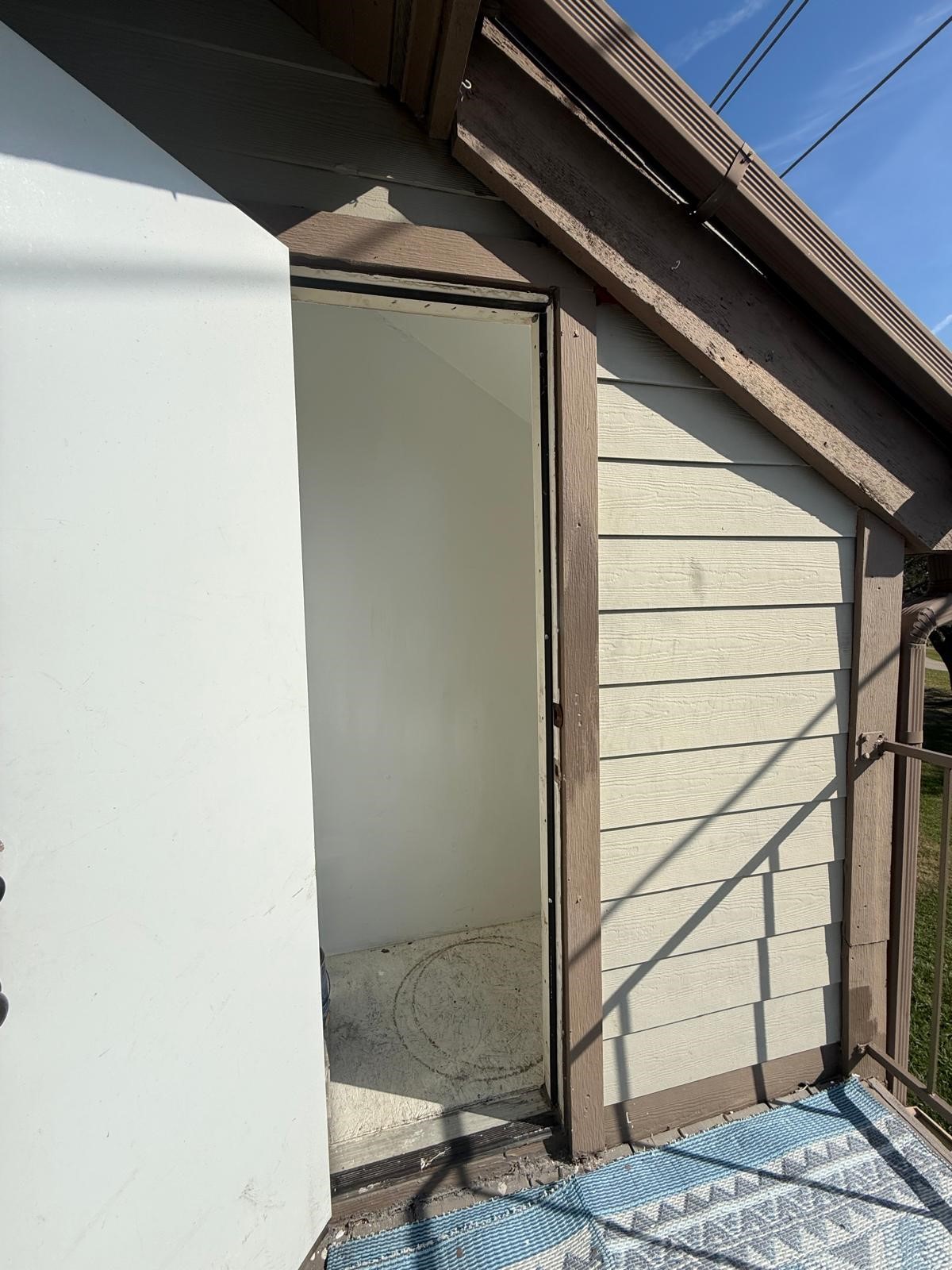 8287 Sands Point Drive, Unit 128 Houston, TX 77036 - Photo 22 of 30 a close up of a shower