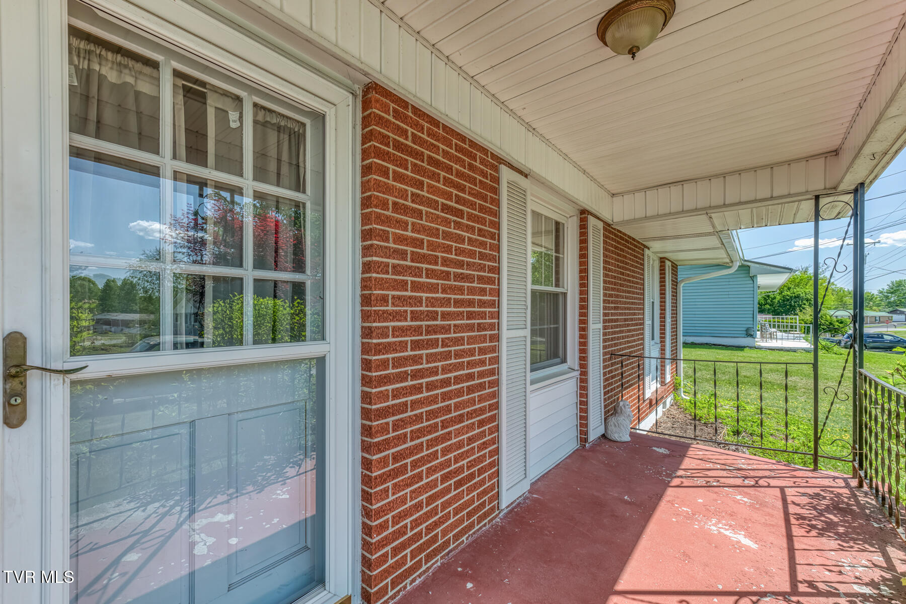 171 Reedy Street Bristol, VA 24201 - Photo 4 of 28 171 Reedy St-2