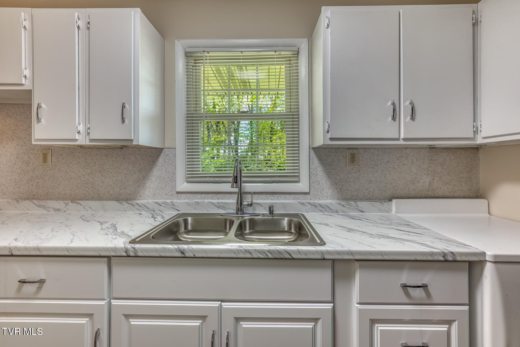 171 Reedy Street Bristol, VA 24201 - Photo 10 of 28 171 Reedy St-8