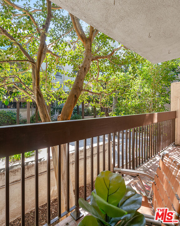 950 North Kings Road, Unit 106 West Hollywood, CA 90069 - Photo 12 of 21