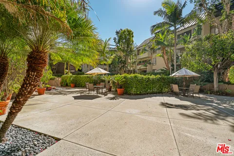 $429,000 | 950 North Kings Road, Unit 106, West Hollywood, CA 90069