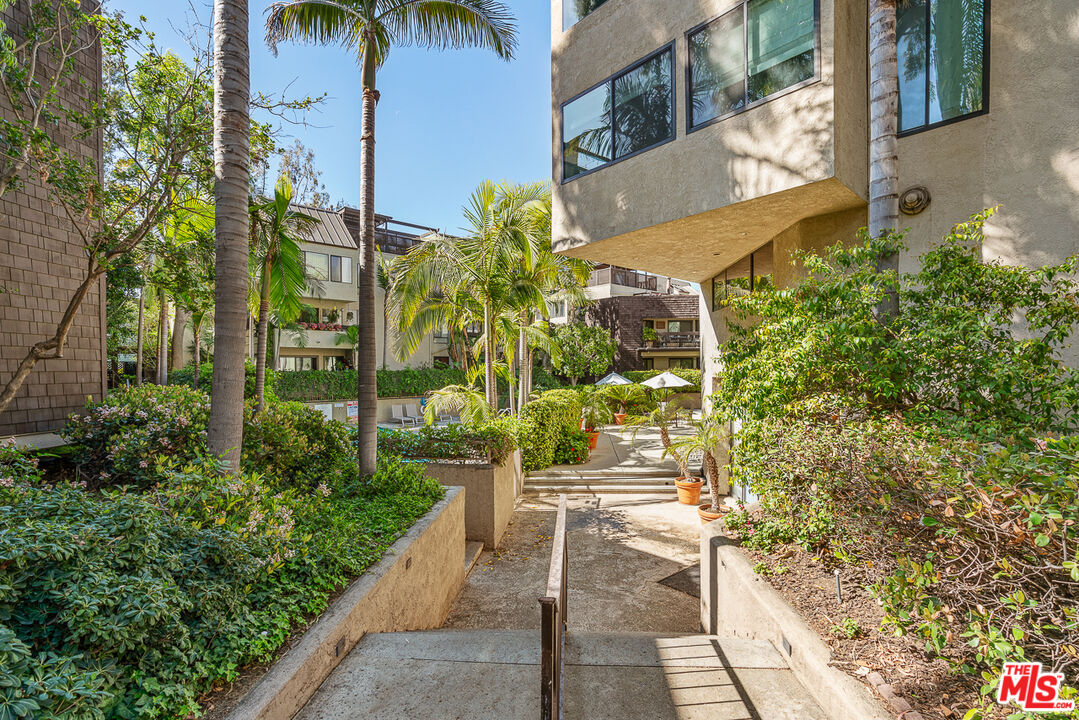 950 North Kings Road, Unit 106 West Hollywood, CA 90069 - Photo 20 of 21