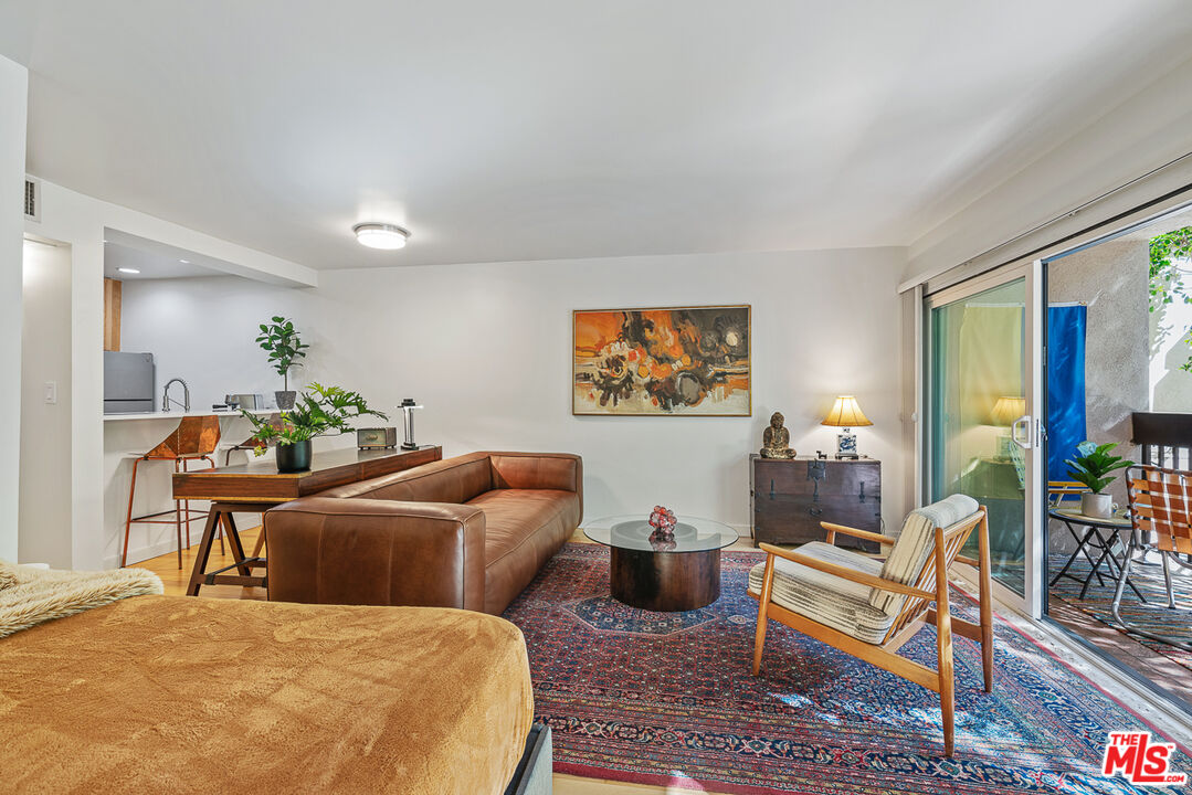 950 North Kings Road, Unit 106 West Hollywood, CA 90069 - Photo 5 of 21