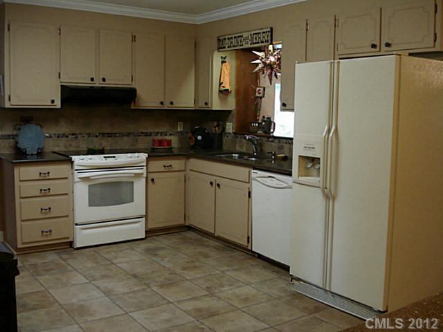 1132 Turnbridge Road Charlotte, NC 28226 - Photo 4 of 12 Gallery Image 4