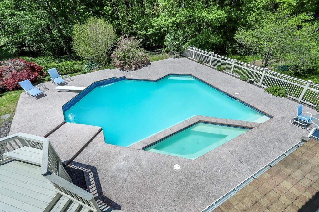 100 Sycamore Road Braintree, MA 02184 - Photo 6 of 42