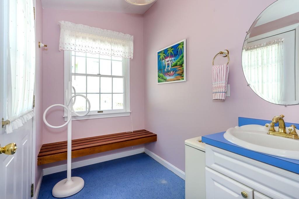 100 Sycamore Road Braintree, MA 02184 - Photo 10 of 42