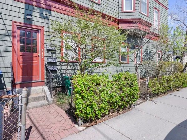 $2,400 | 67-69 Ellery Street, Unit 4, Cambridge, MA 02138
