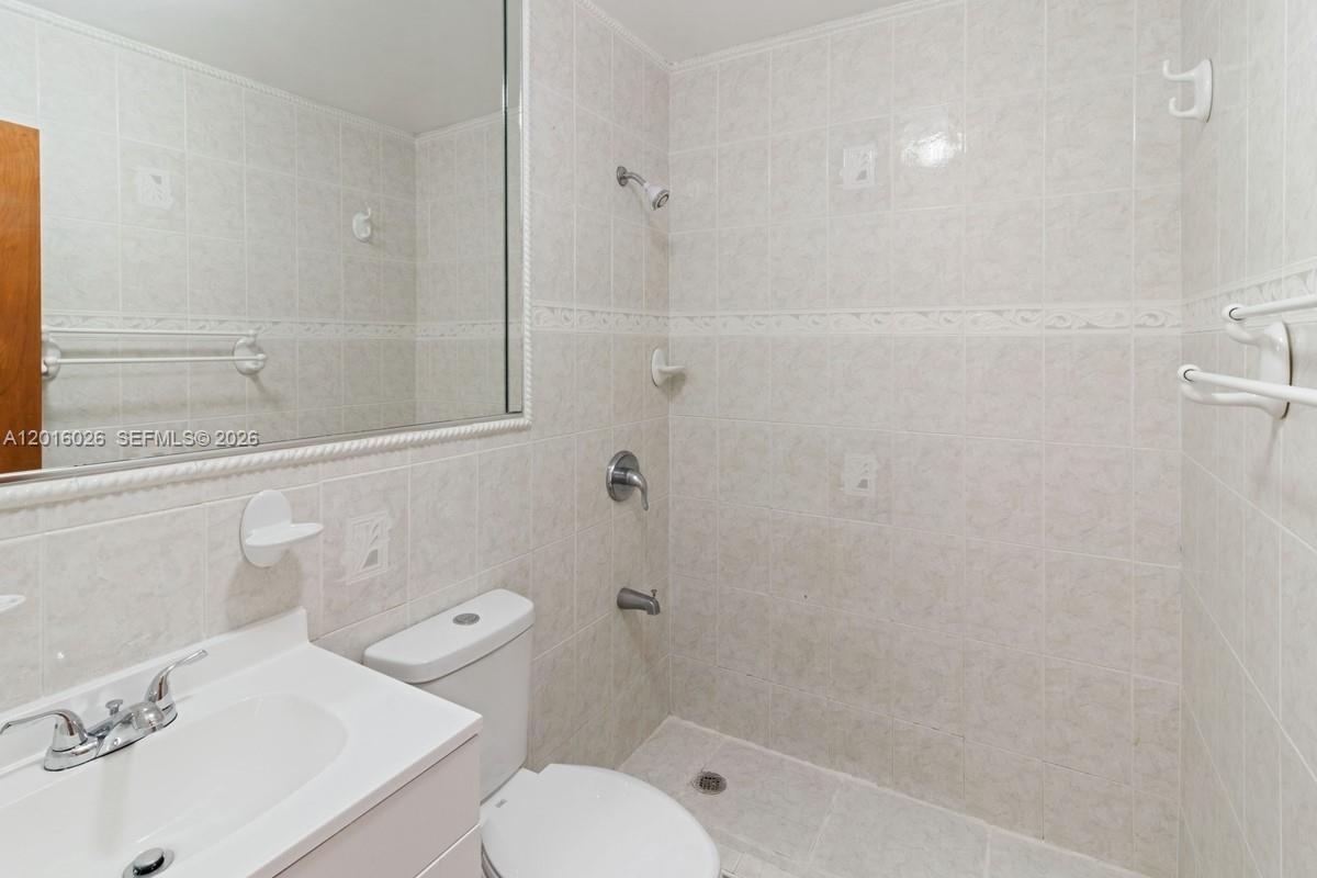 9617 Southwest 144th Place Miami, FL 33186 - Photo 12 of 19