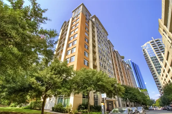 a view of a large multi story building