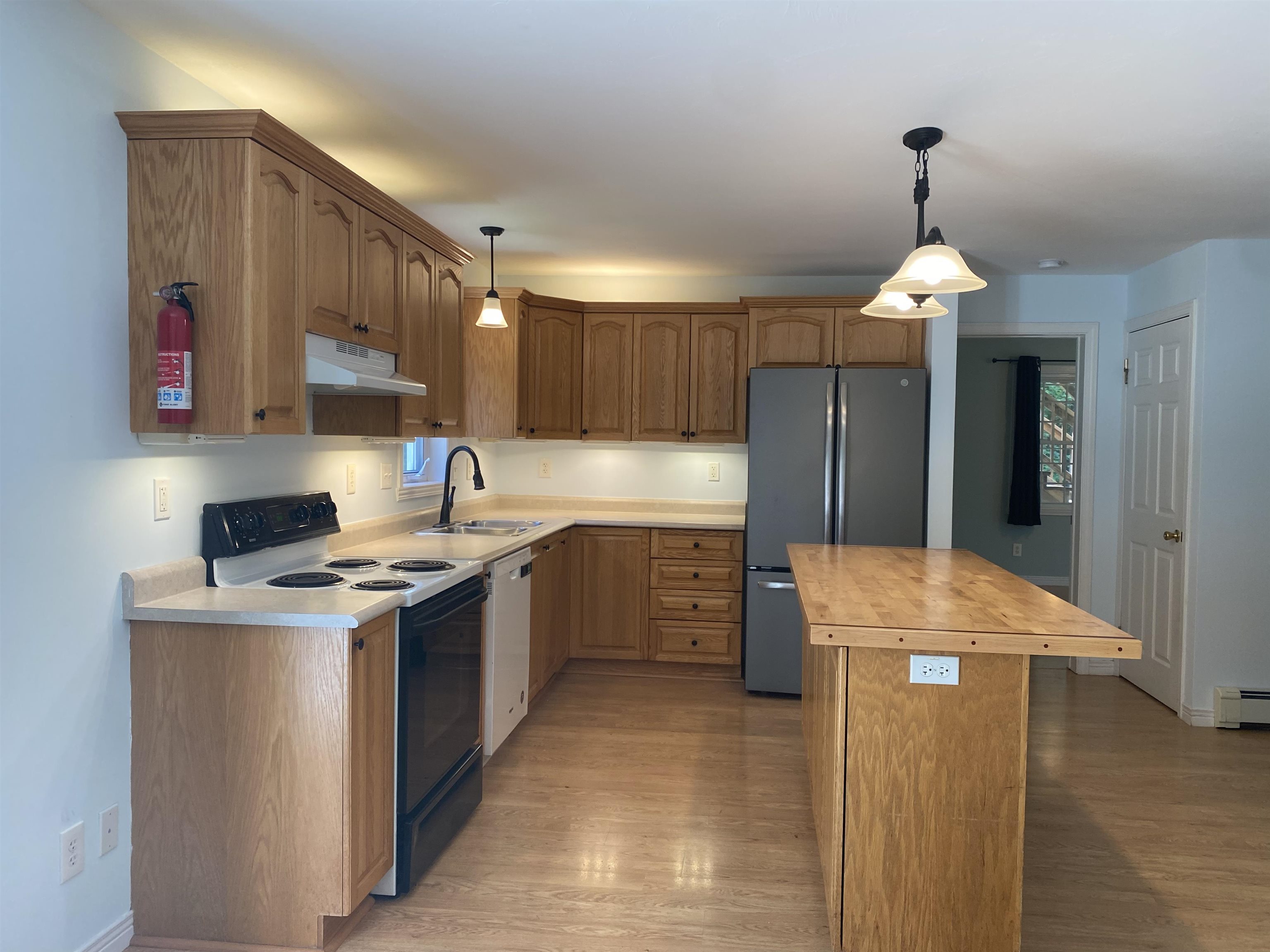 725 Gulf Road Henniker, NH 03242 - Photo 3 of 38