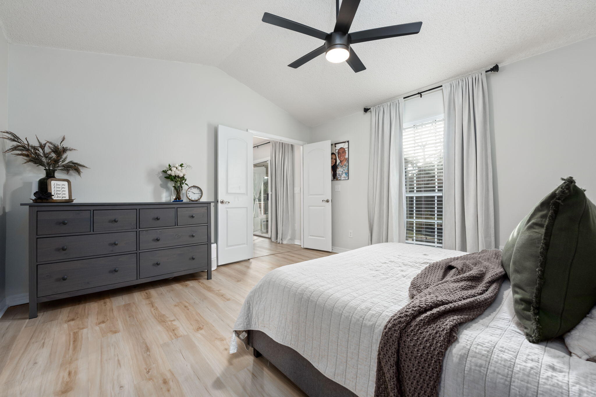 24 Holly Road Crestview, FL 32539 - Photo 28 of 48 OWNER BEDROOM
