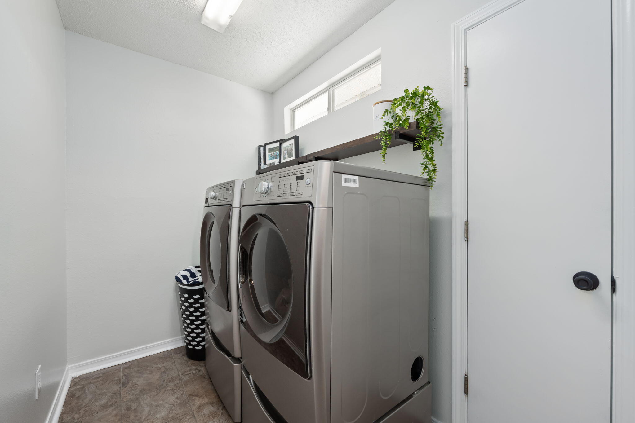 24 Holly Road Crestview, FL 32539 - Photo 39 of 48 LAUNDRY
