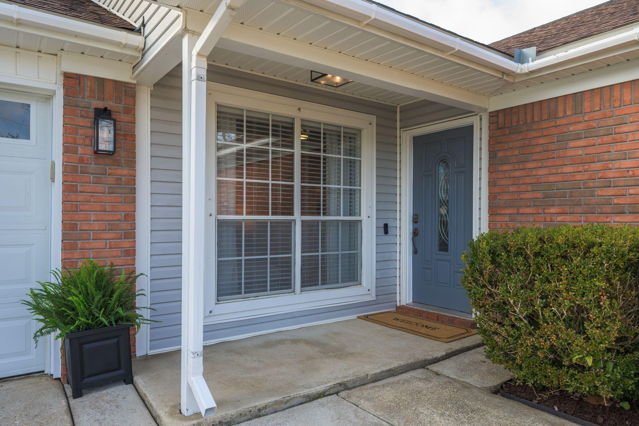 24 Holly Road Crestview, FL 32539 - Photo 5 of 48 FRONT PORCH