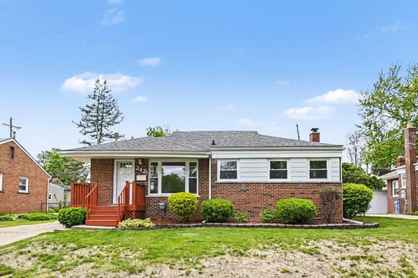 $224,900 | 2421 Barstow Road, Lansing, MI 48906
