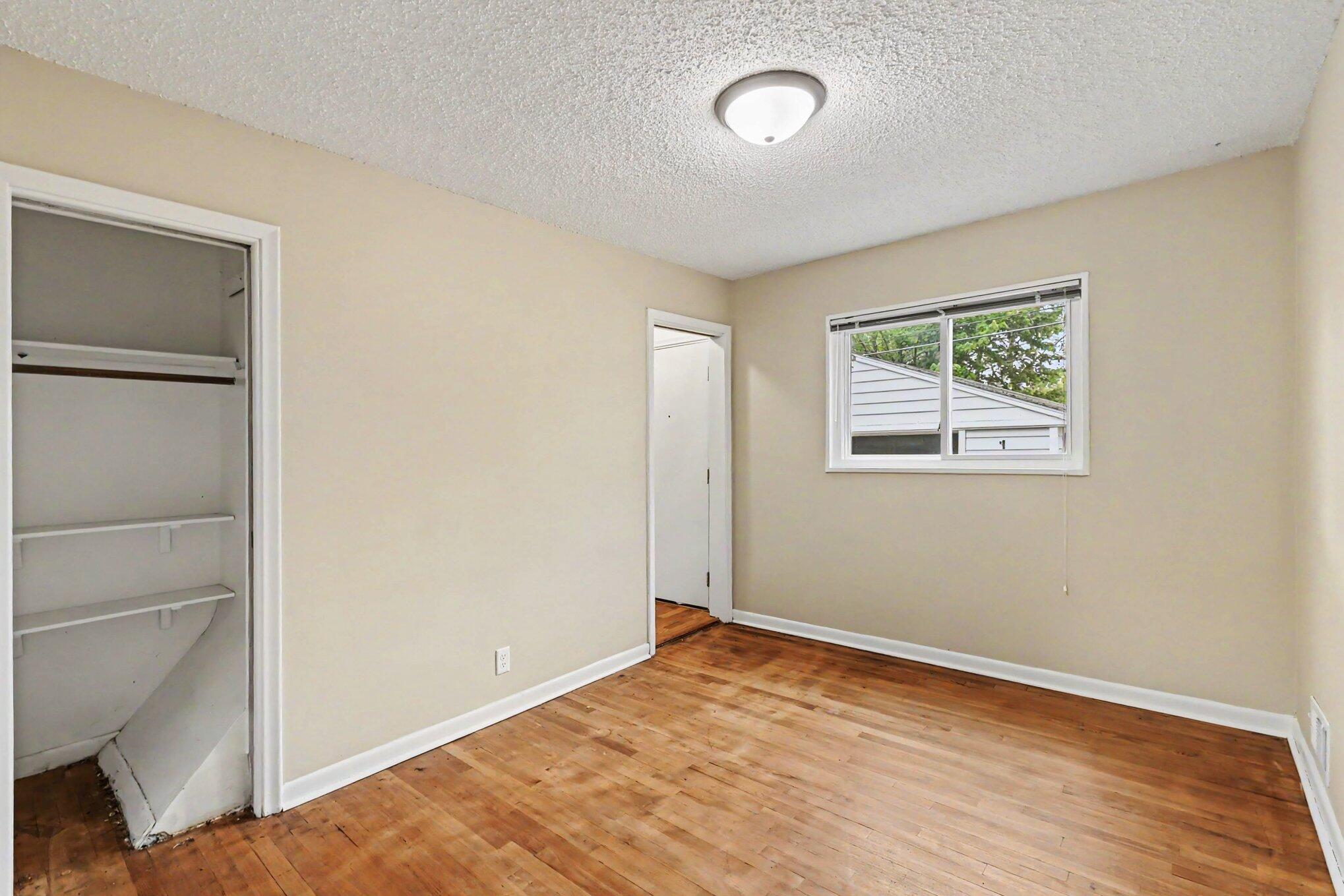 2421 Barstow Road Lansing, MI 48906 - Photo 13 of 24 018_file_4359
