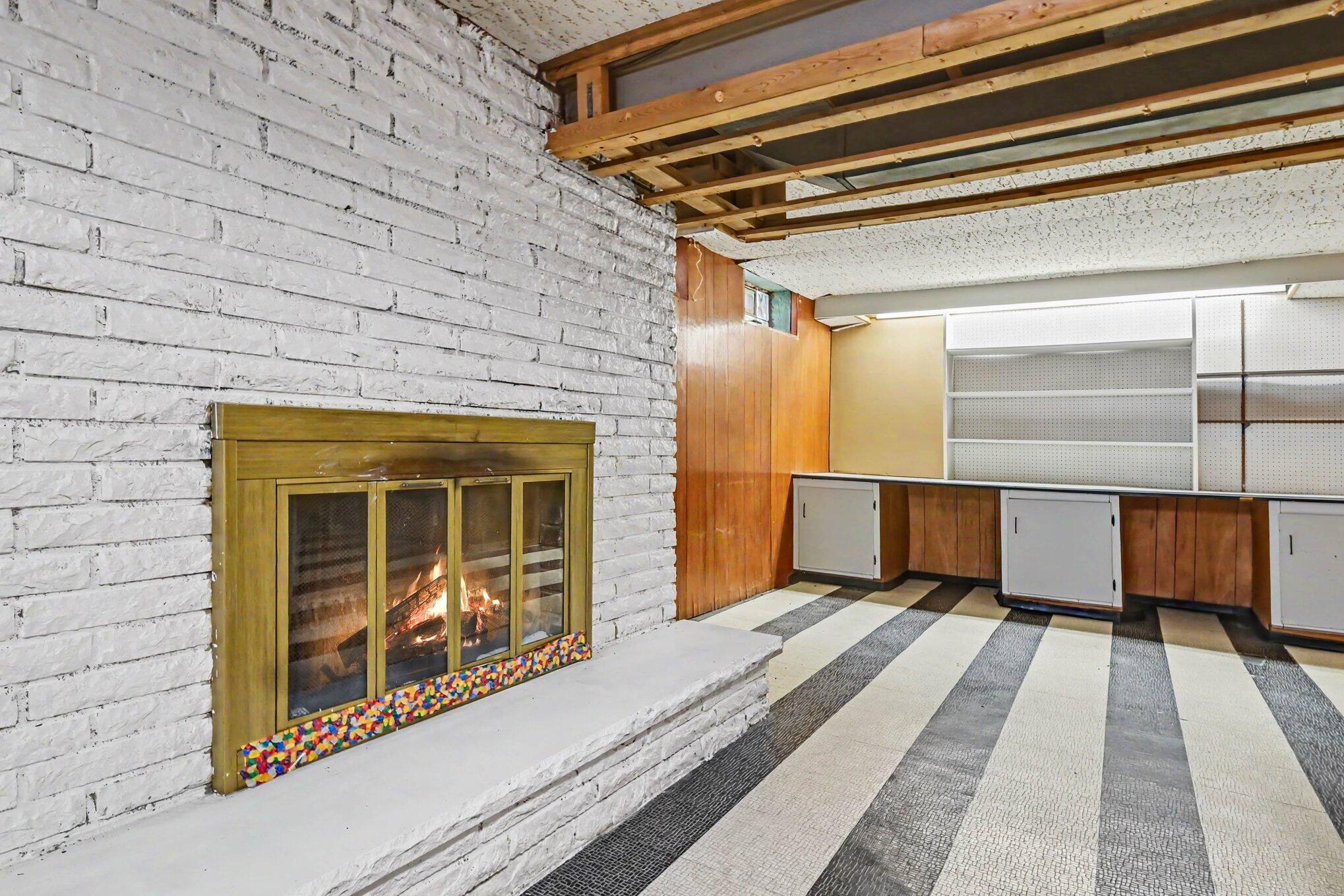 2421 Barstow Road Lansing, MI 48906 - Photo 16 of 24 021_file_5349