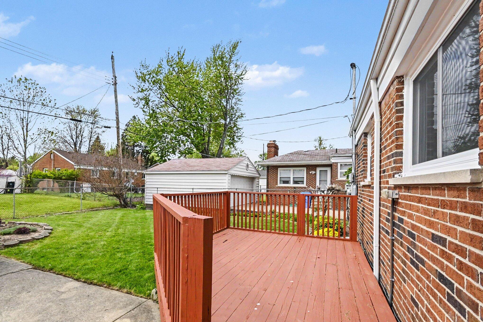 2421 Barstow Road Lansing, MI 48906 - Photo 18 of 24 024_file_1884
