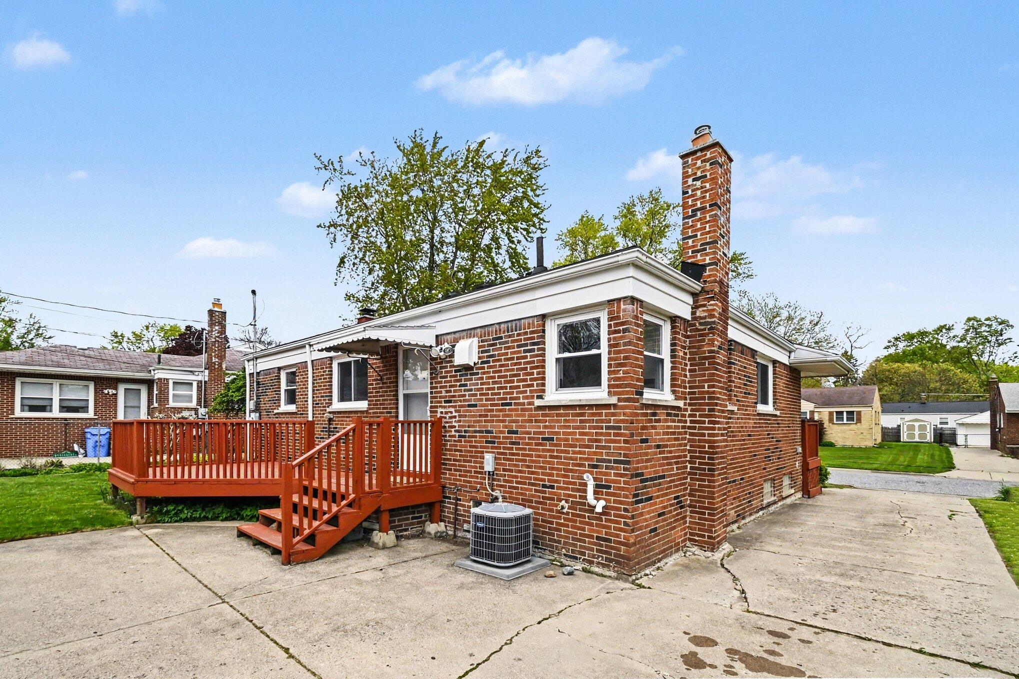 2421 Barstow Road Lansing, MI 48906 - Photo 19 of 24 025_file_6456