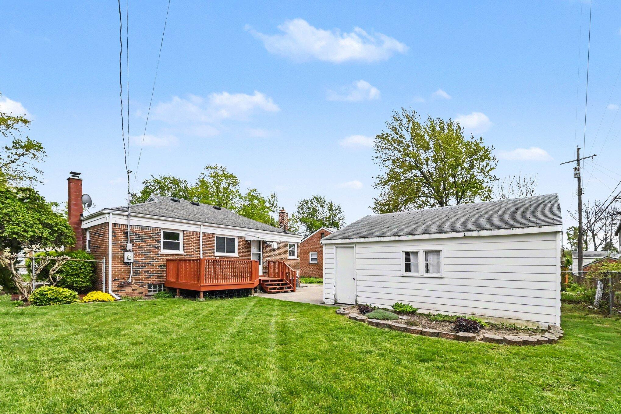 2421 Barstow Road Lansing, MI 48906 - Photo 21 of 24 027_file_9129