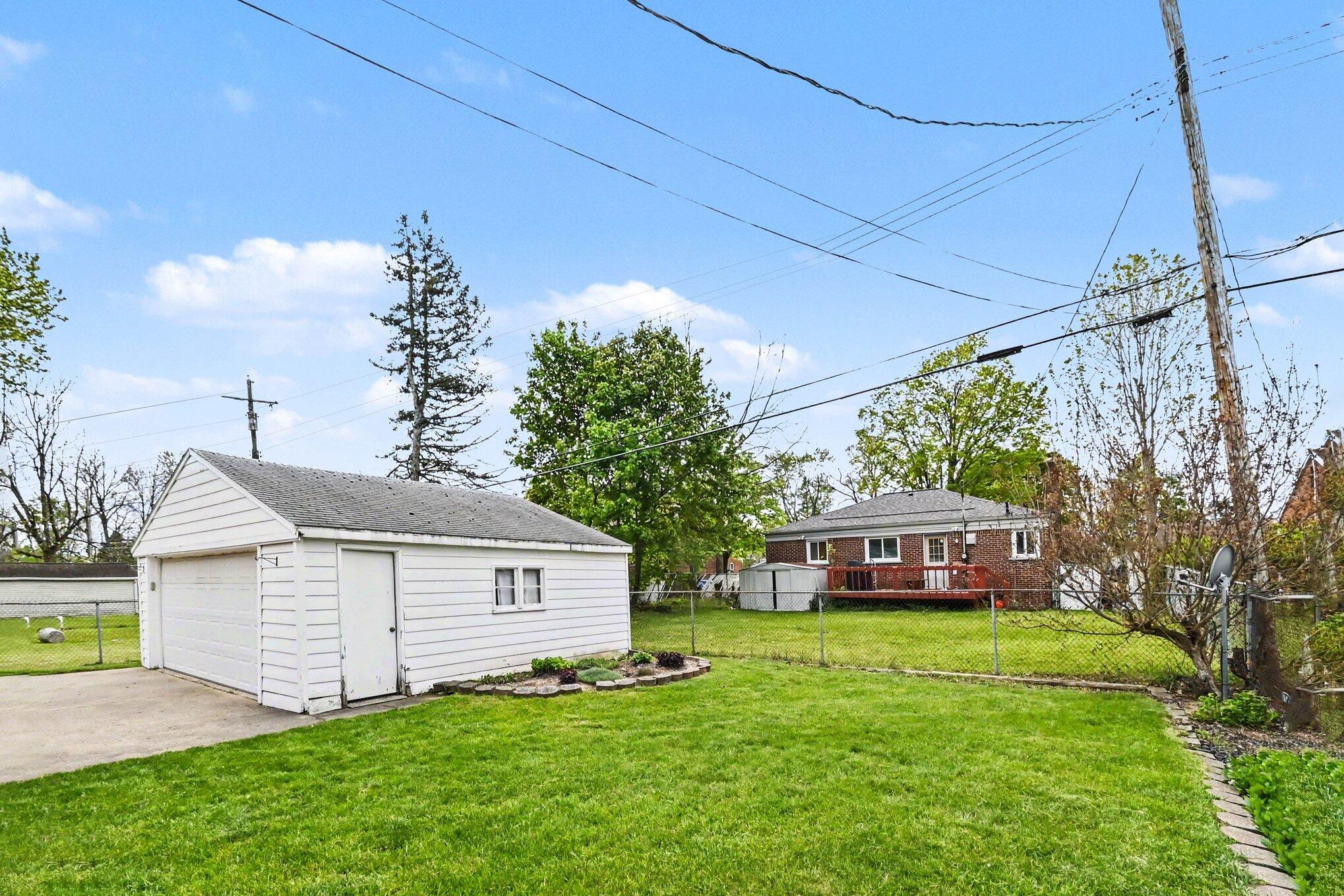 2421 Barstow Road Lansing, MI 48906 - Photo 22 of 24 028_file_2864