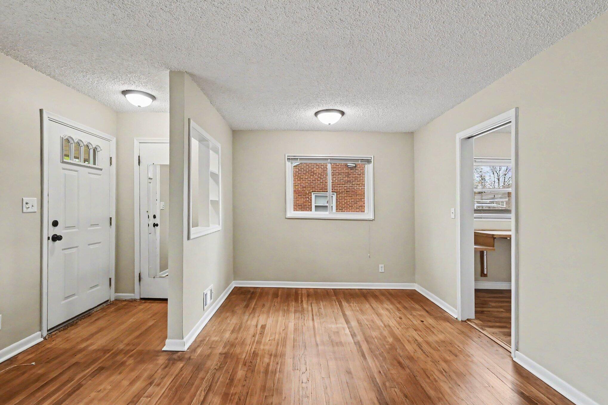2421 Barstow Road Lansing, MI 48906 - Photo 3 of 24 006_file_6648