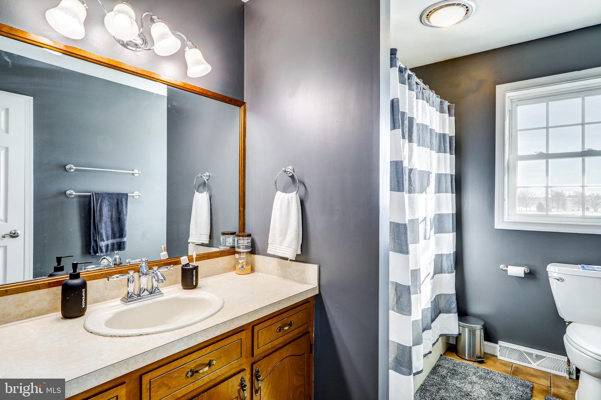 892 Noble Road Christiana, PA 17509 - Photo 13 of 32 First Floor Full Bathroom