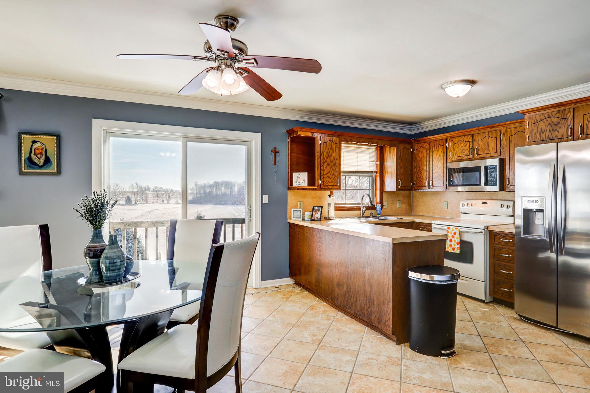 892 Noble Road Christiana, PA 17509 - Photo 8 of 32 Kitchen
