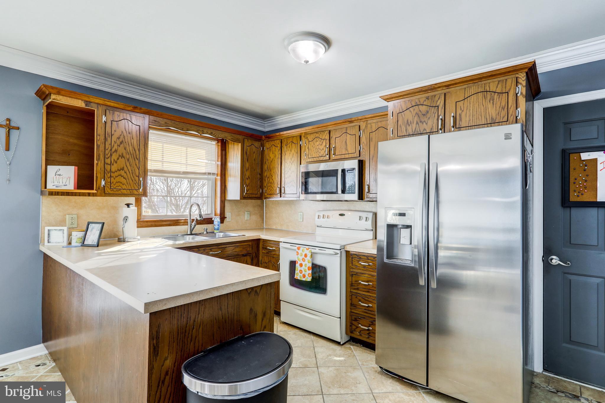 892 Noble Road Christiana, PA 17509 - Photo 9 of 32 Kitchen