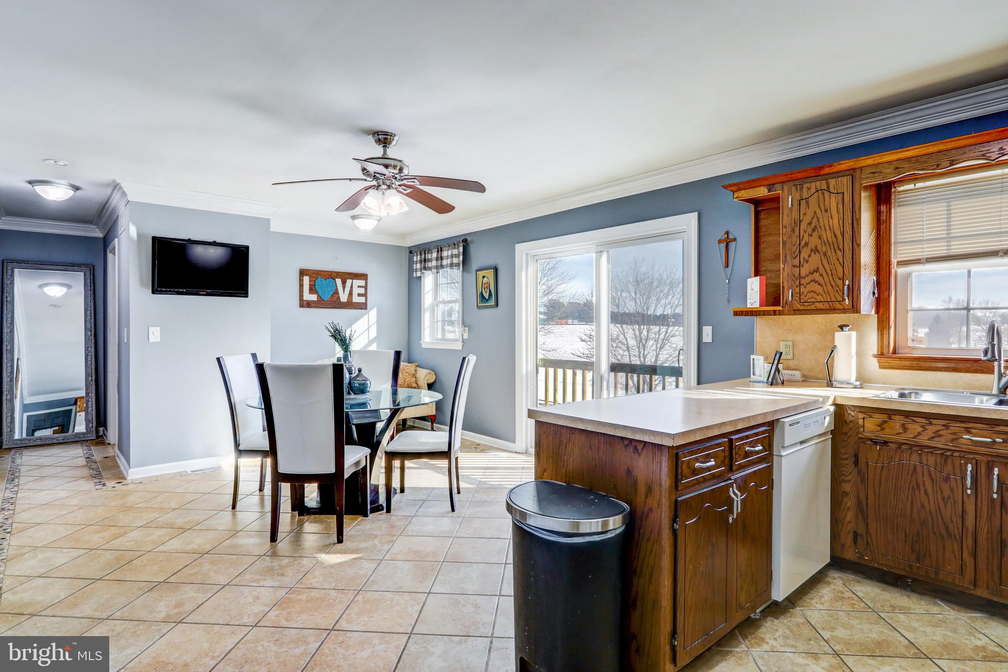 892 Noble Road Christiana, PA 17509 - Photo 10 of 32 Kitchen