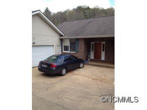 97 Hickory Tree Road Asheville, NC 28805 - Photo 4 of 17 Gallery Image 4