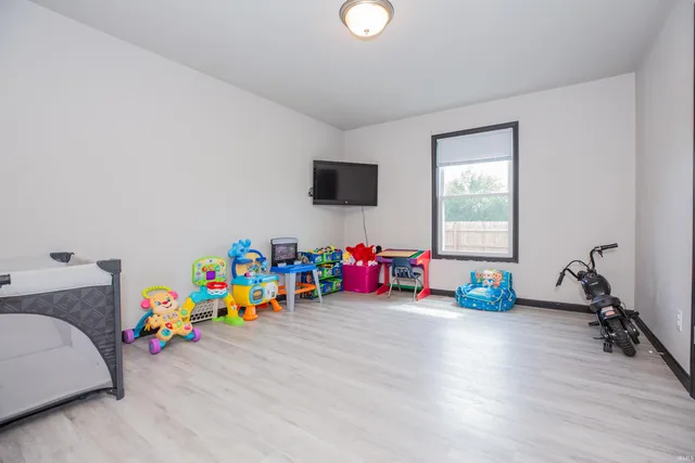 $275,000 | 302 East Tennessee Street, Evansville, IN 47711