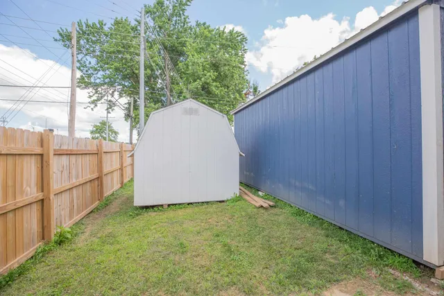 $275,000 | 302 East Tennessee Street, Evansville, IN 47711