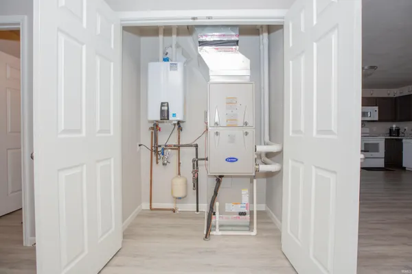 $275,000 | 302 East Tennessee Street, Evansville, IN 47711