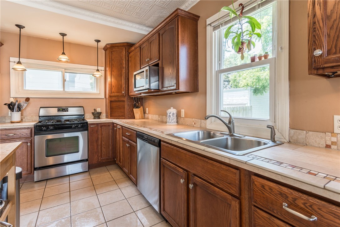 549 South Goodman Street Rochester, NY 14607 - Photo 16 of 29