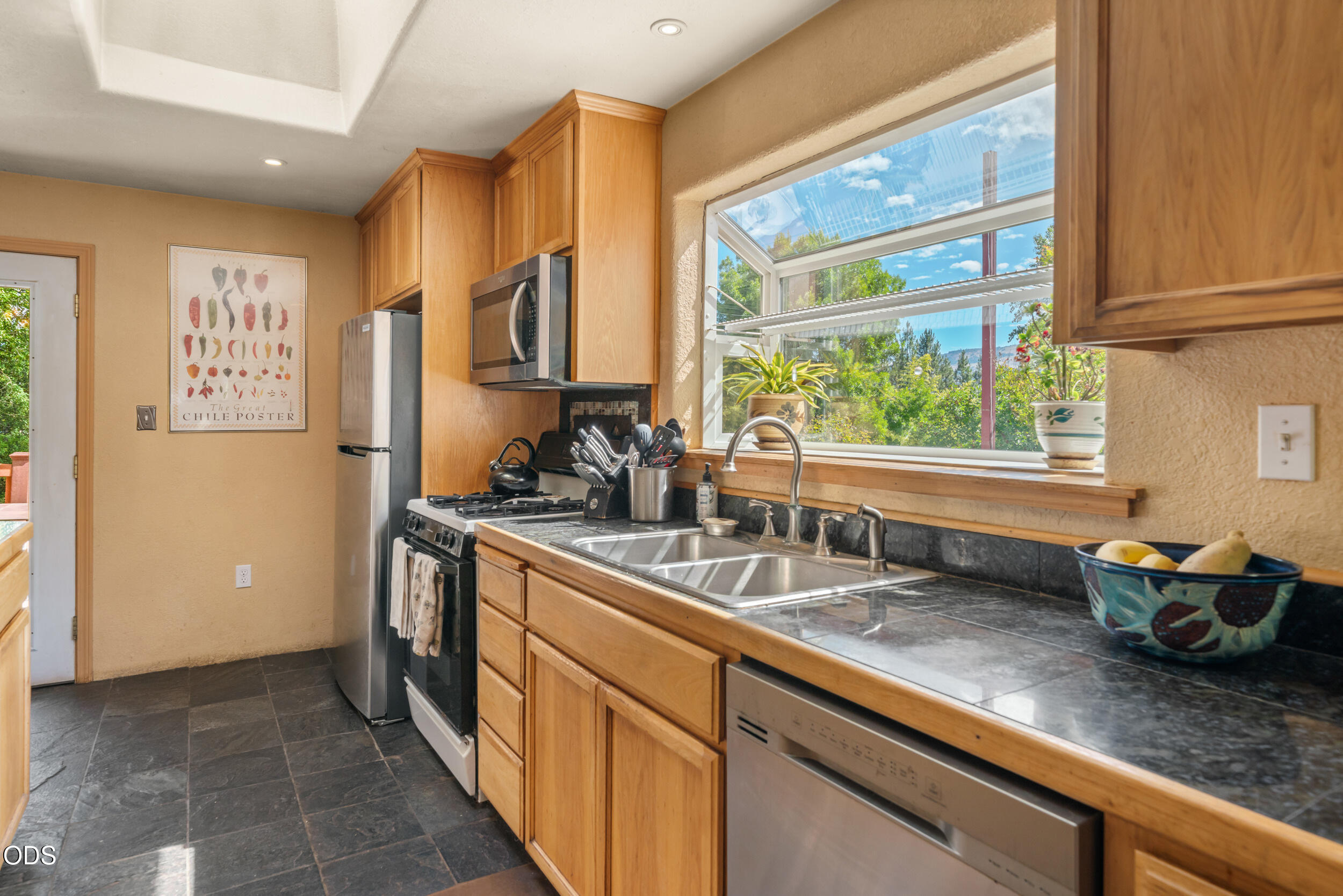 255 Carmen Road Talent, OR 97540 - Photo 15 of 56