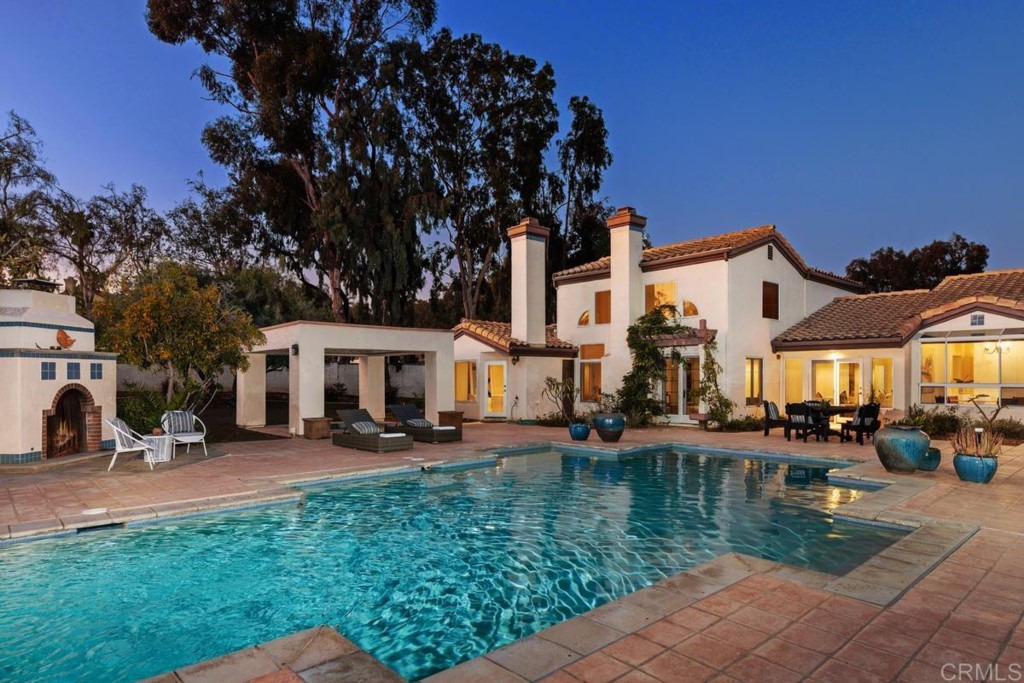 3303 Bumann Road Encinitas, CA 92024 - Photo 4 of 50 a view of a building with a yard