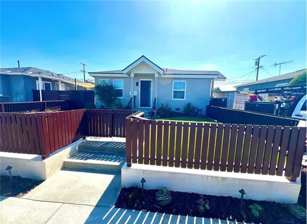 $2,900 | 5032 Gundry Avenue, Long Beach, CA 90807