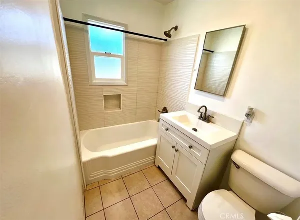 $2,900 | 5032 Gundry Avenue, Long Beach, CA 90807
