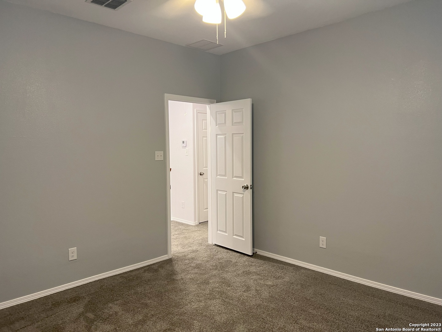 141 Wright Cove Cibolo, TX 78108 - Photo 30 of 35 an empty room with a bathroom