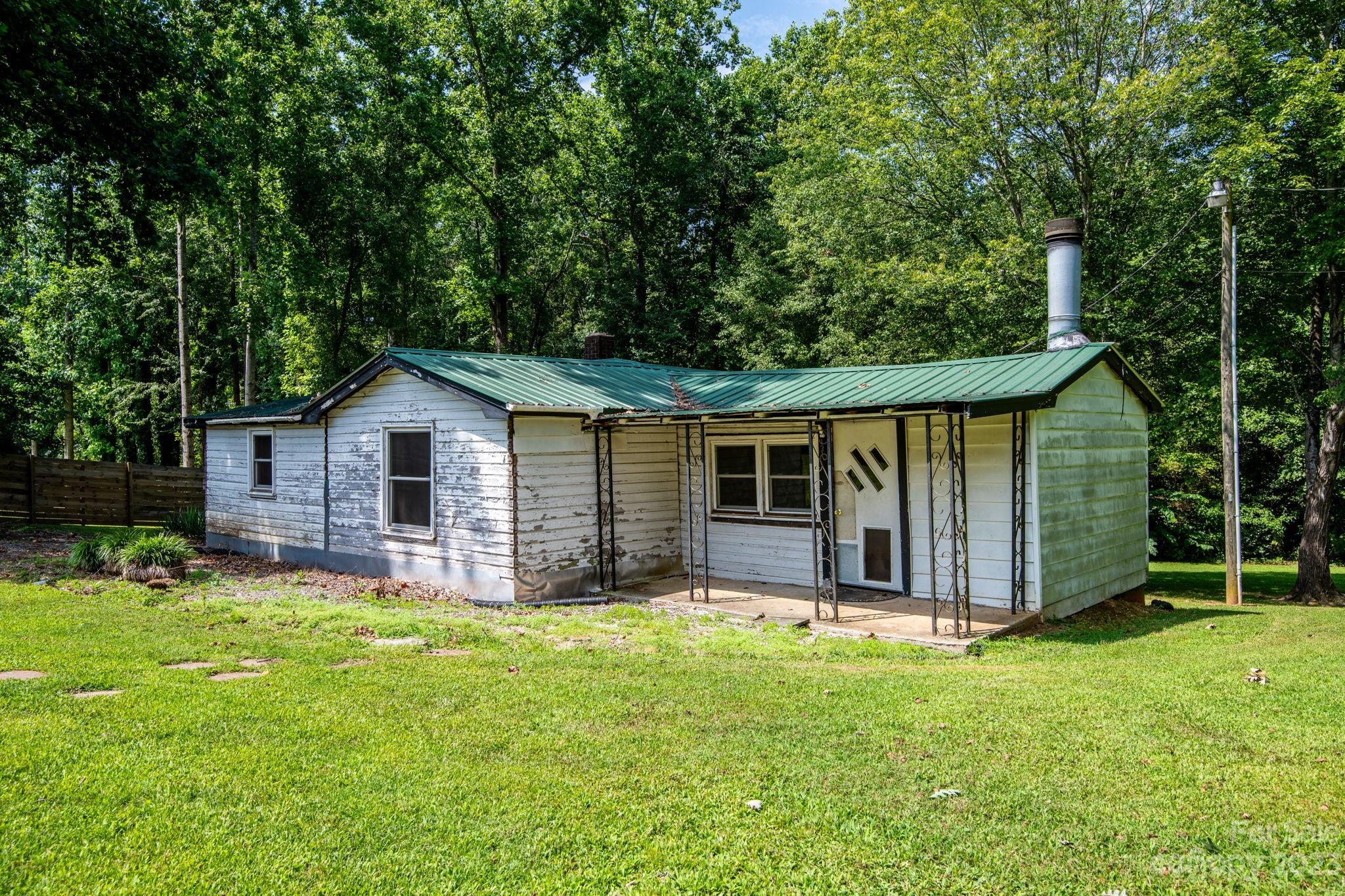 133 Cape Hickory Road Hickory, NC 28601 - Photo 21 of 41 Gallery Image 21