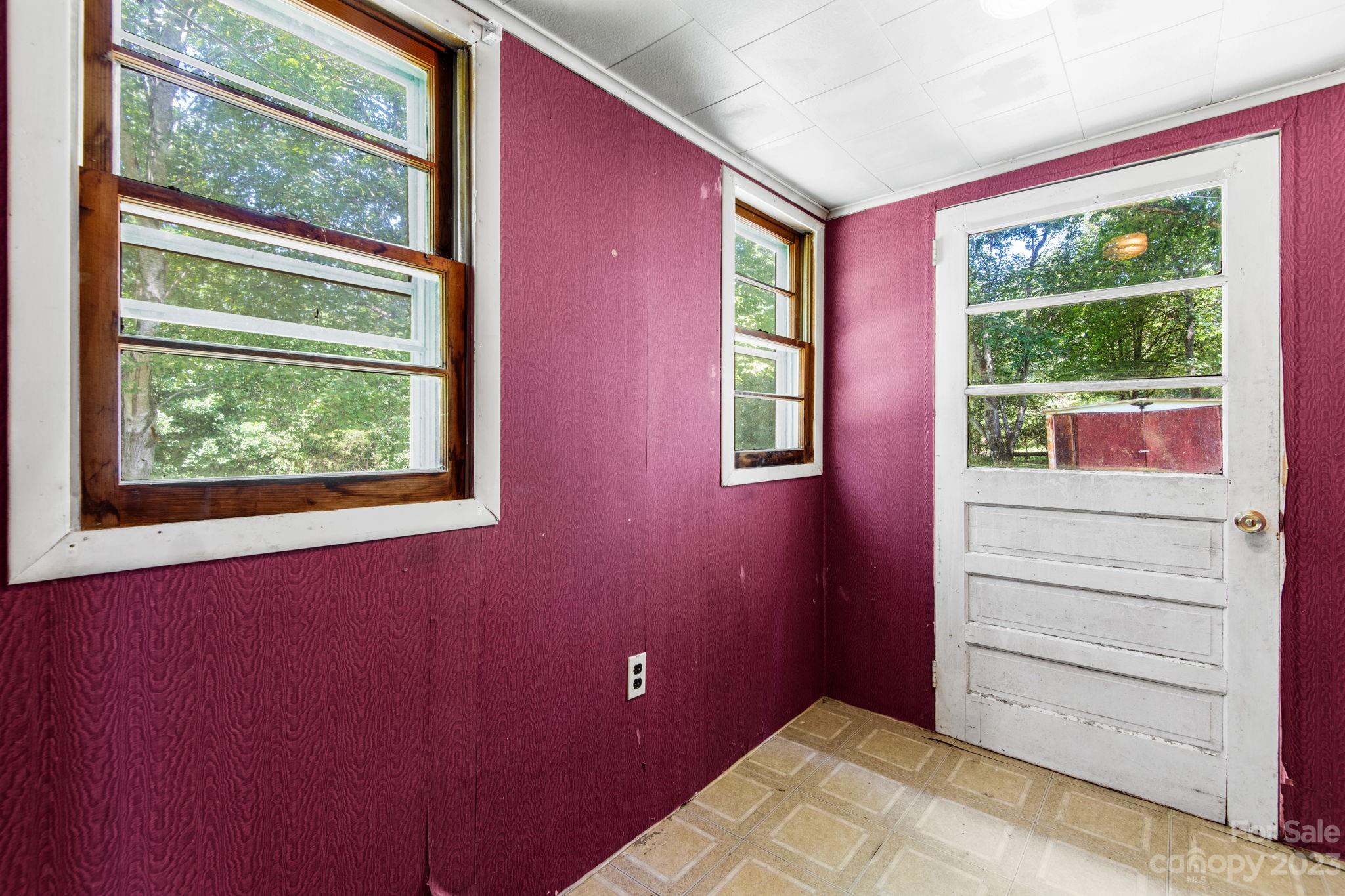 133 Cape Hickory Road Hickory, NC 28601 - Photo 26 of 41 Gallery Image 26