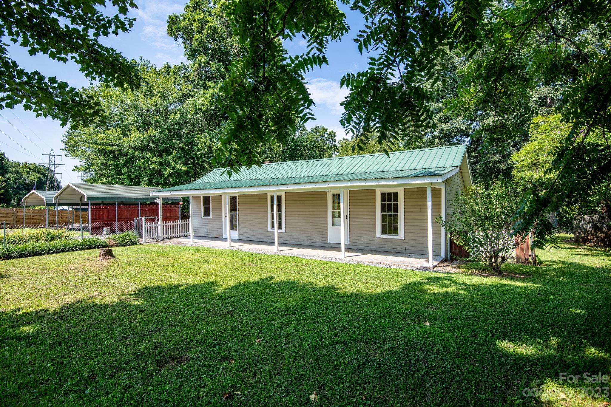 133 Cape Hickory Road Hickory, NC 28601 - Photo 3 of 41 Gallery Image 3