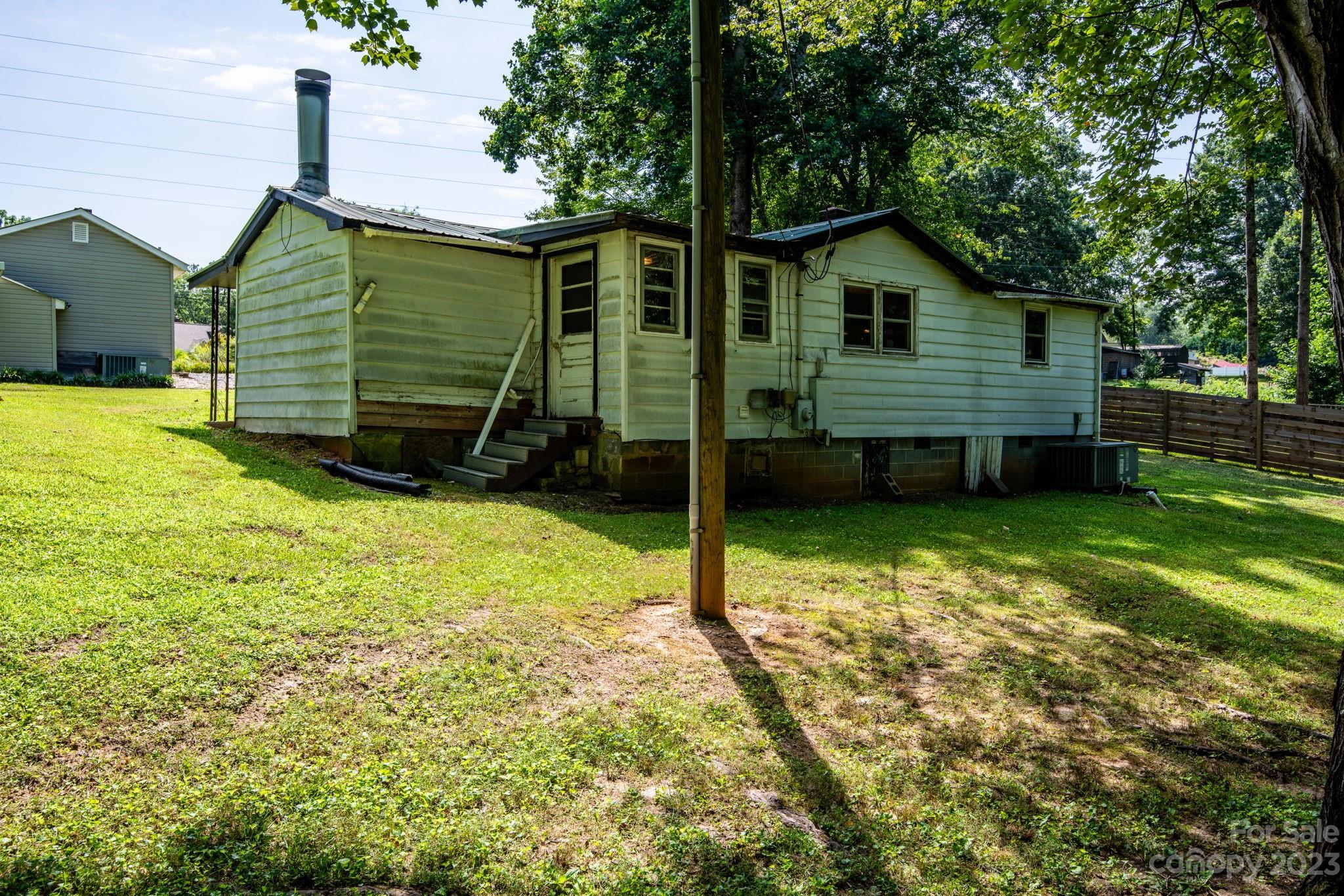 133 Cape Hickory Road Hickory, NC 28601 - Photo 32 of 41 Gallery Image 32