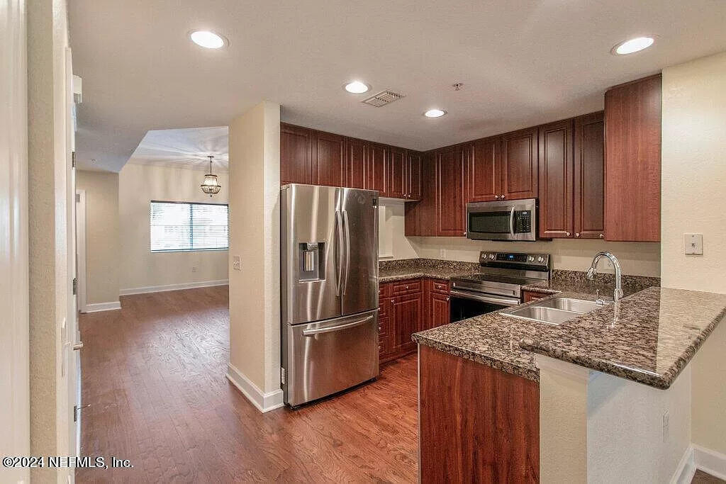 9745 Touchton Road, Unit 2724 Jacksonville, FL 32246 - Photo 12 of 22 Kitchen