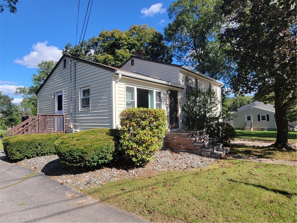 5 Deerfield Road Coventry, RI 02816 - Photo 1 of 15 Gallery Image 1