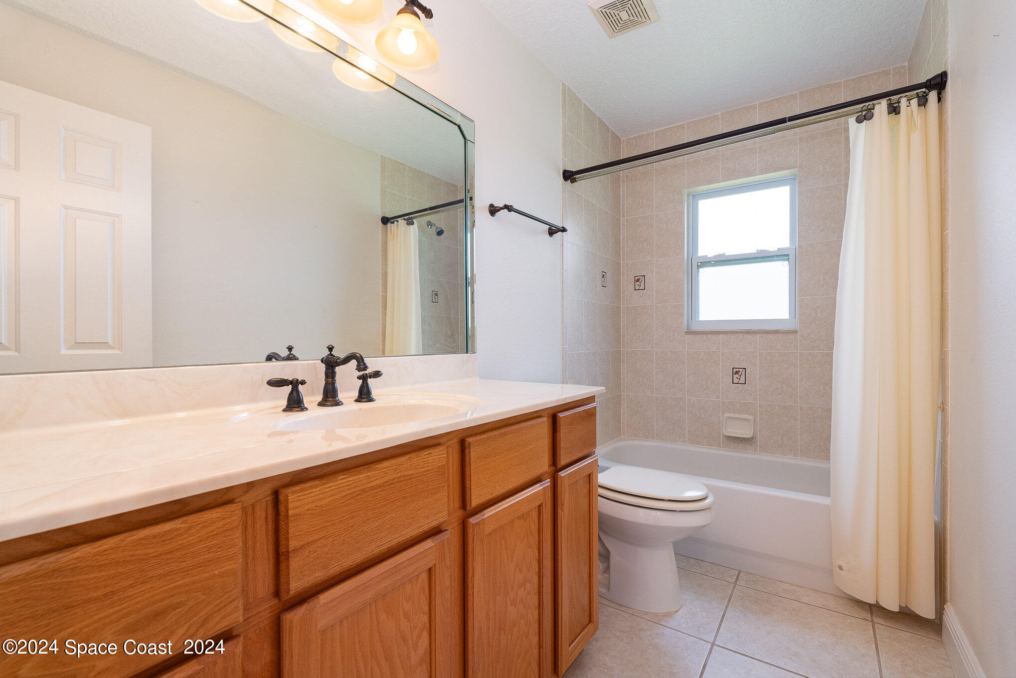 4333 Davidia Drive Melbourne, FL 32934 - Photo 33 of 44 Bathroom #2