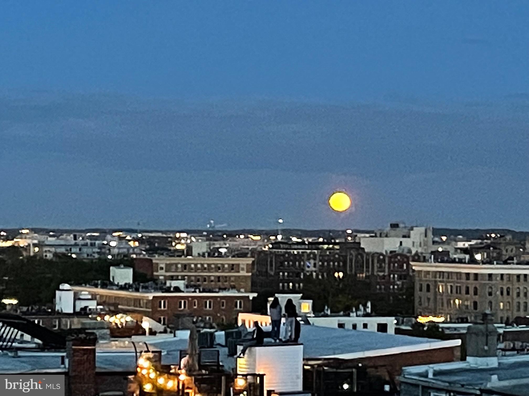 1860 California Street Northwest, Unit 403 Washington, DC 20009 - Photo 31 of 52 July full moonrise over Southwest DC